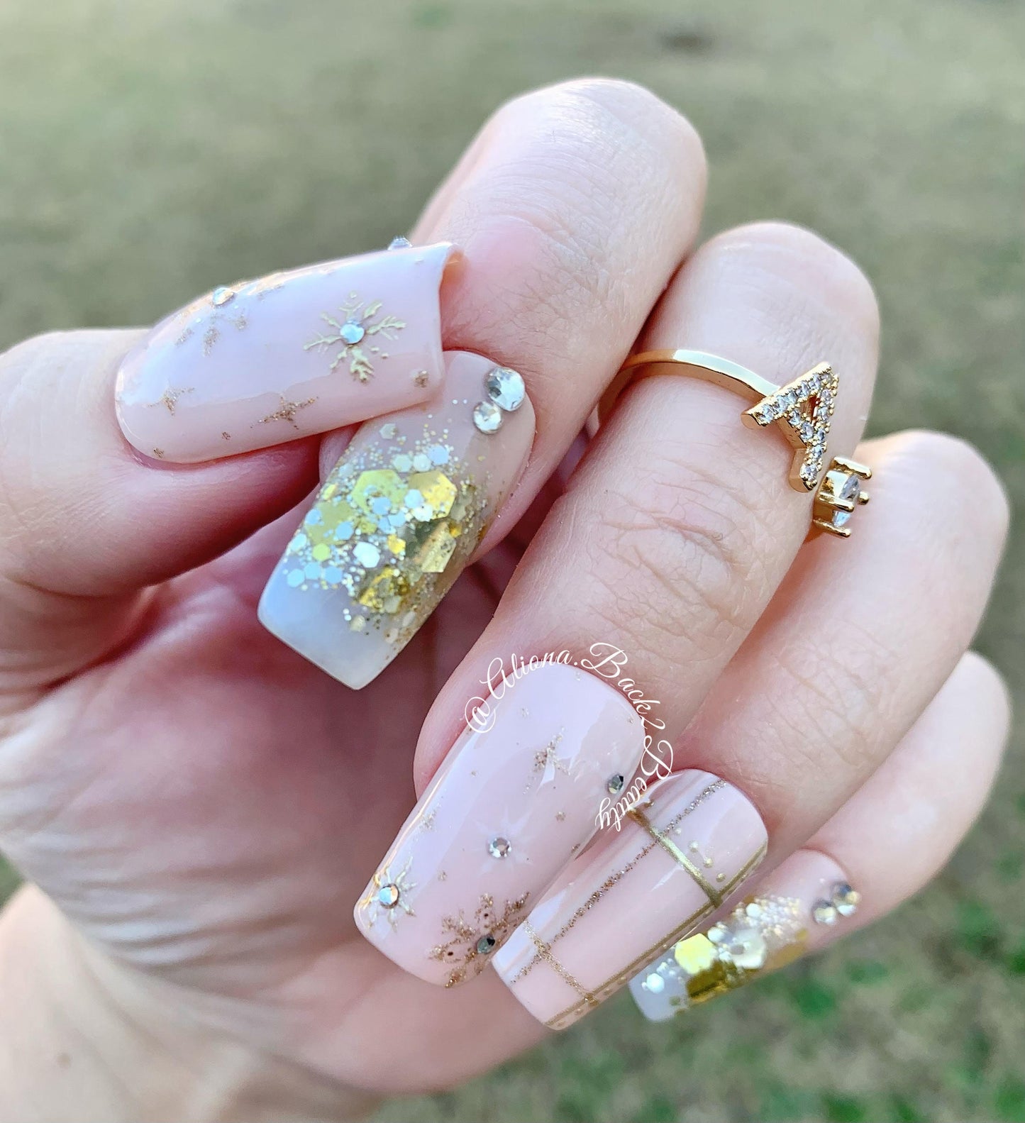 Handmade Nude Winter Nails, Gold and Nude Christmas Nails, Reusable Glitter Press on Nails, Glue on Nails