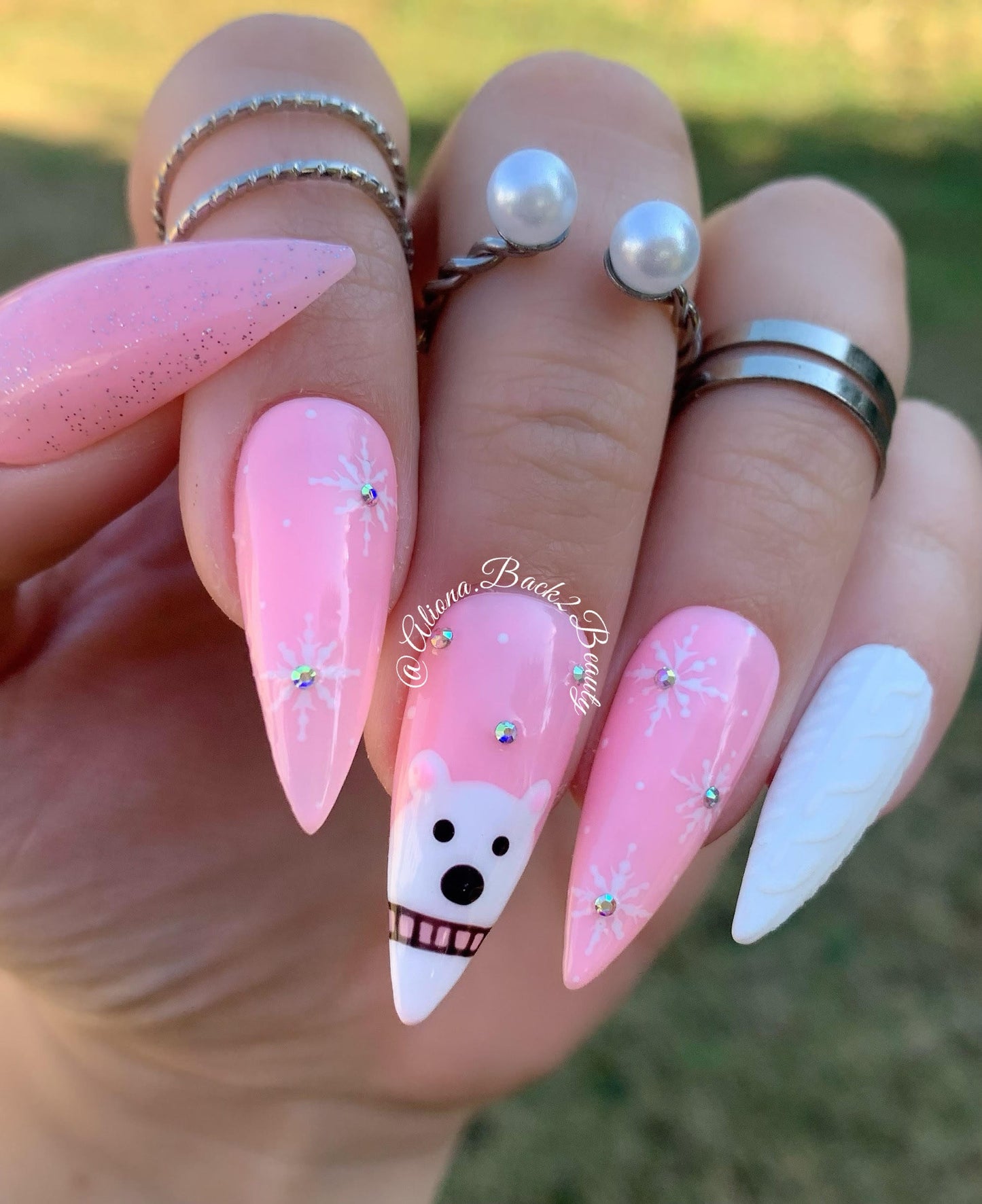 Soft Pink Winter Press on Nails, Reusable Polar Bear Winter Press on Nails, Textured Christmas Sweater Nails, Handmade Glue on Nails