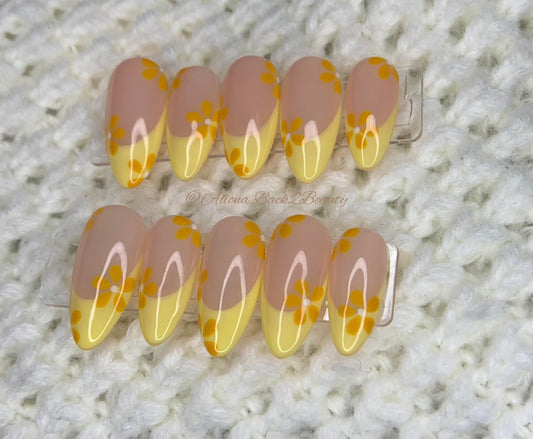 Floral Yellow French Nails/ Reusable Fake Nails/ Handmade Floral Nails/ Yellow Summer Nails Press on Nails